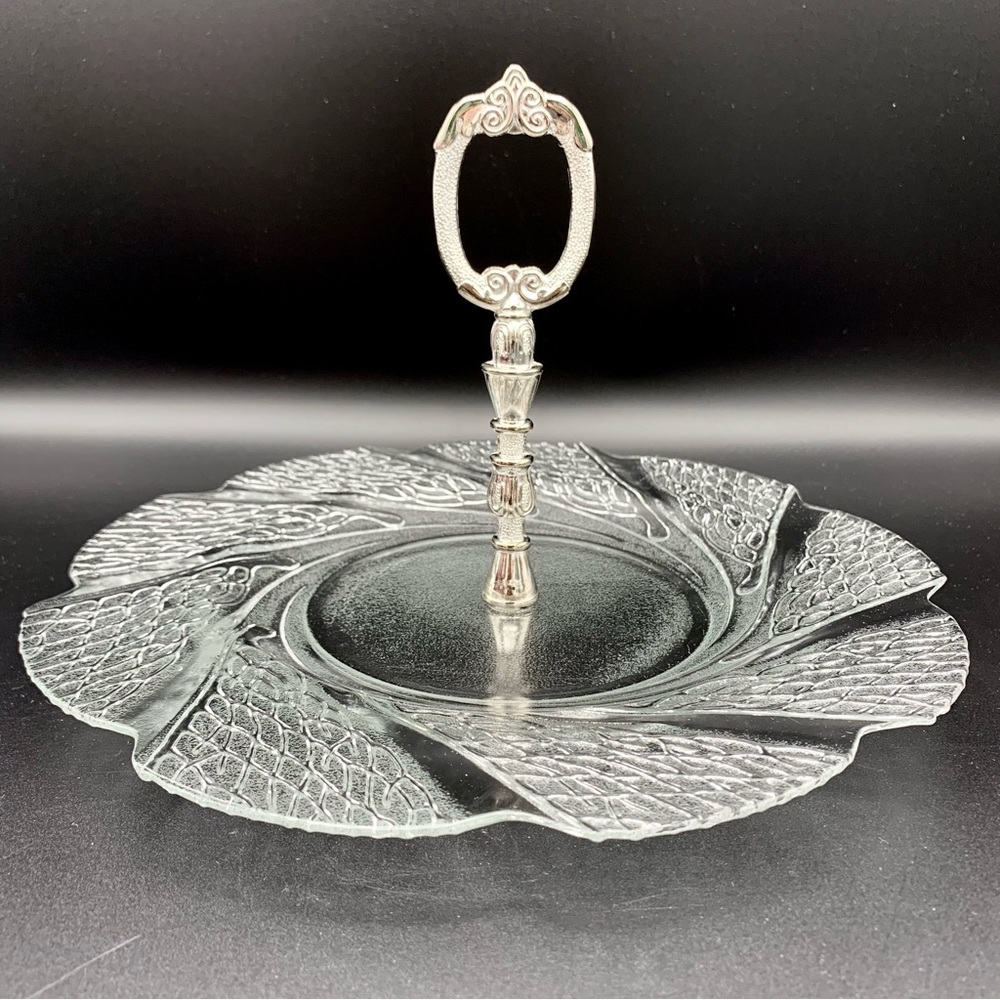 (‼️PENDING‼️) Vintage Crystal Serving Tray / Platter 10” Silver-Plated Handle